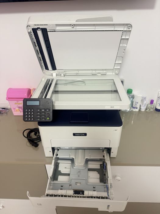 Vand imprimanta si xerox in stare foarte buna !