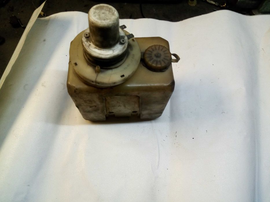 продам запчасти на Москвич