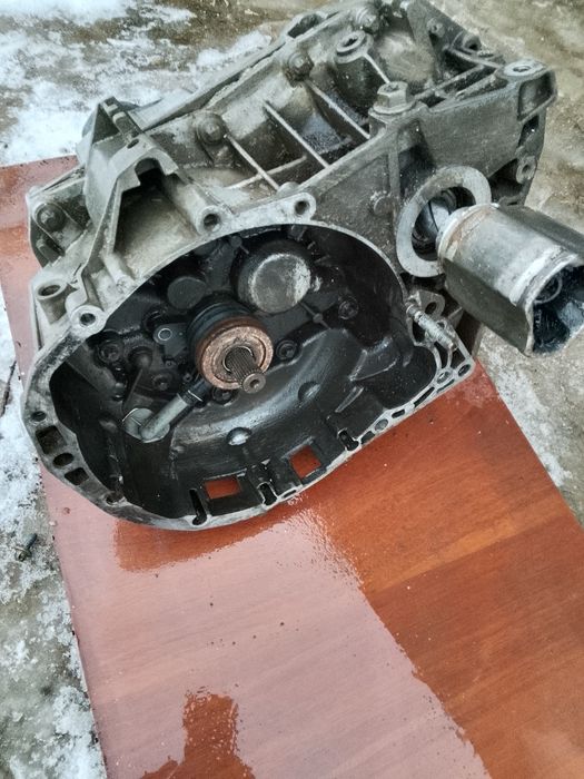 Коропка механика Рено.ларгус