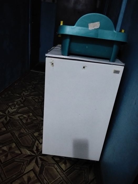 Продам морозильник