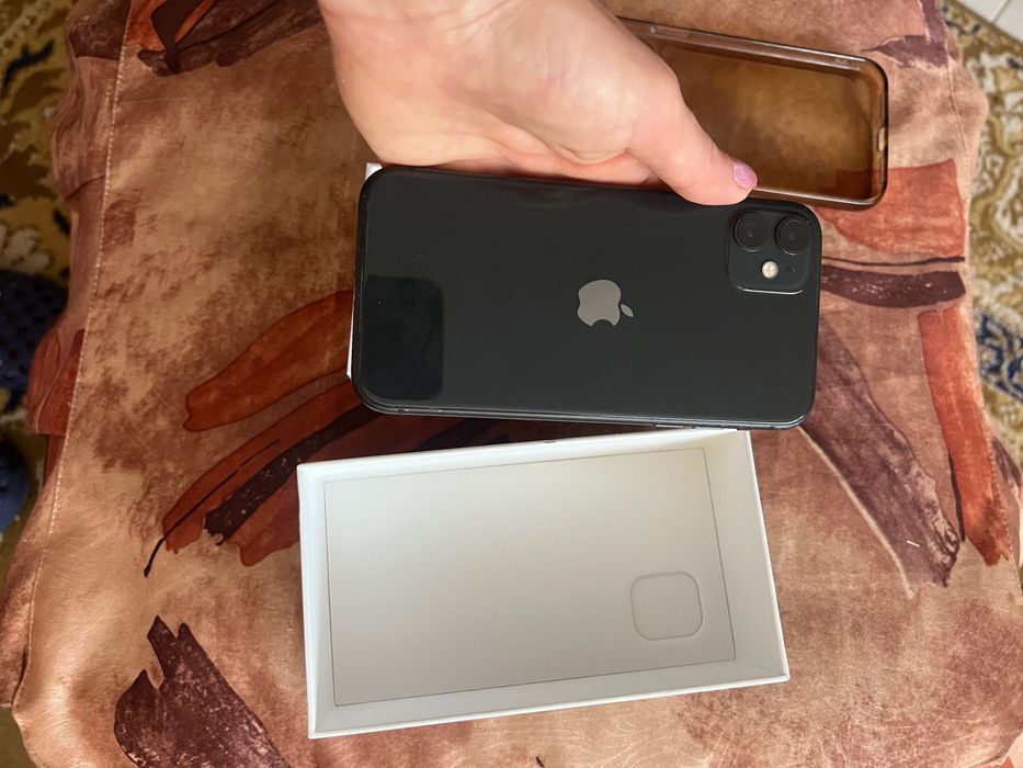 Телефон iPhone 11 128