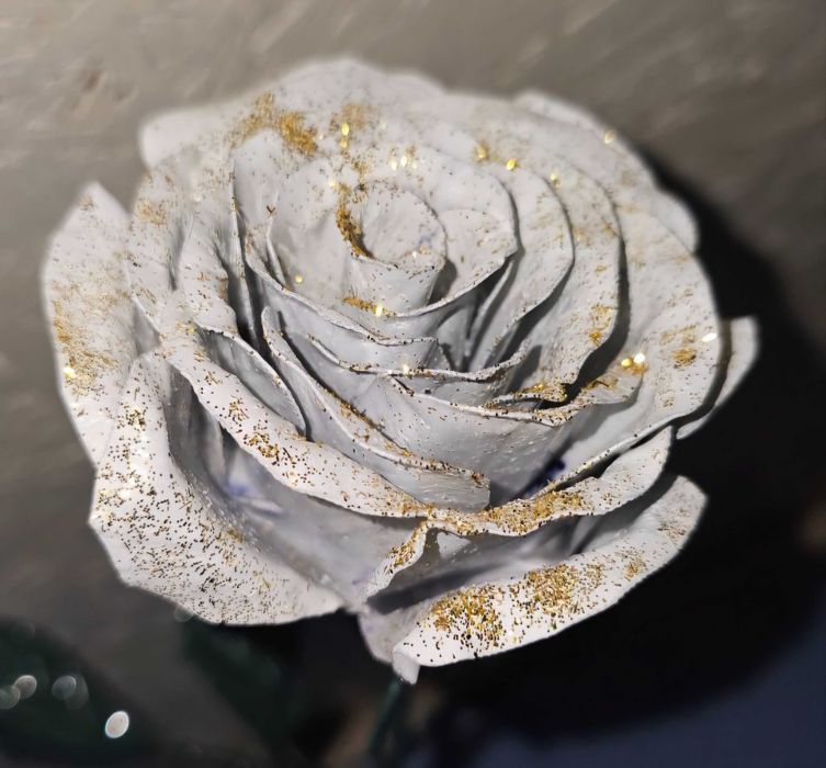 Ръчно изработени метални рози