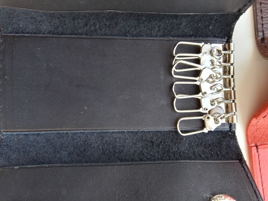 Кожаные изделия-(KISSER)-Ключница