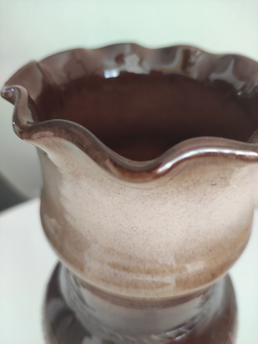 Продается высокая керамическая ваза