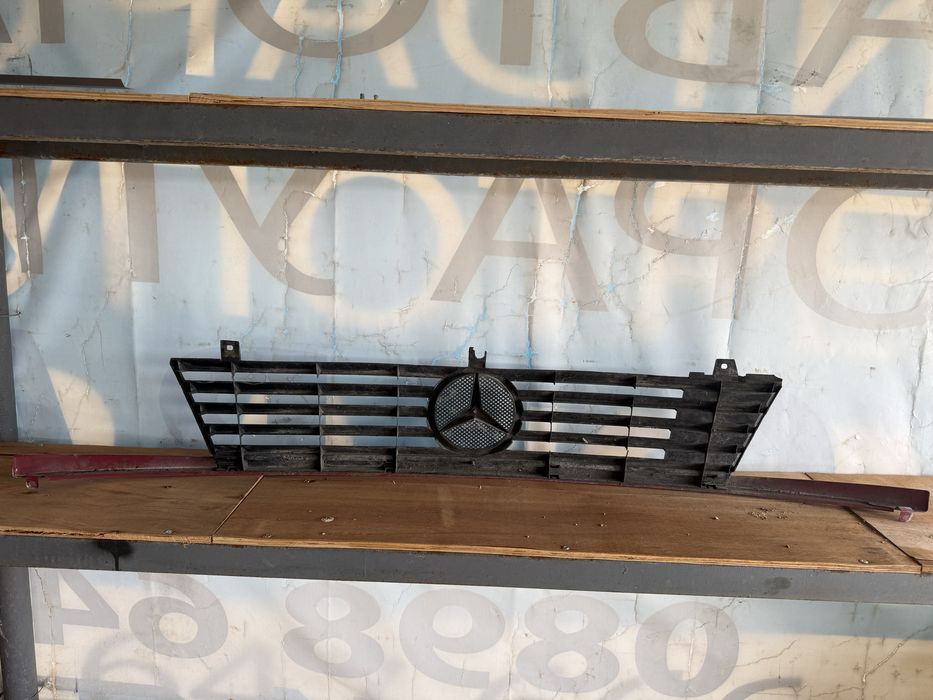 Маска/решетка Mercedes Vito 1998г.
