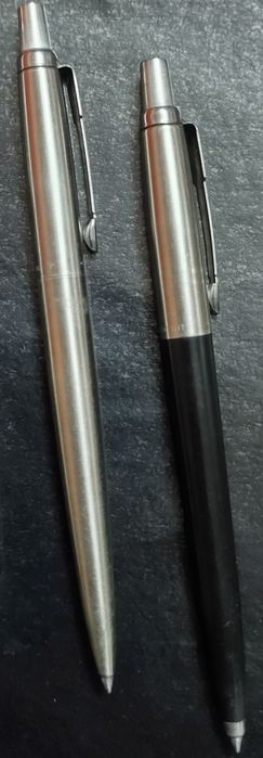 vând 2 pixuri originale"Parker",50Ron/buc
