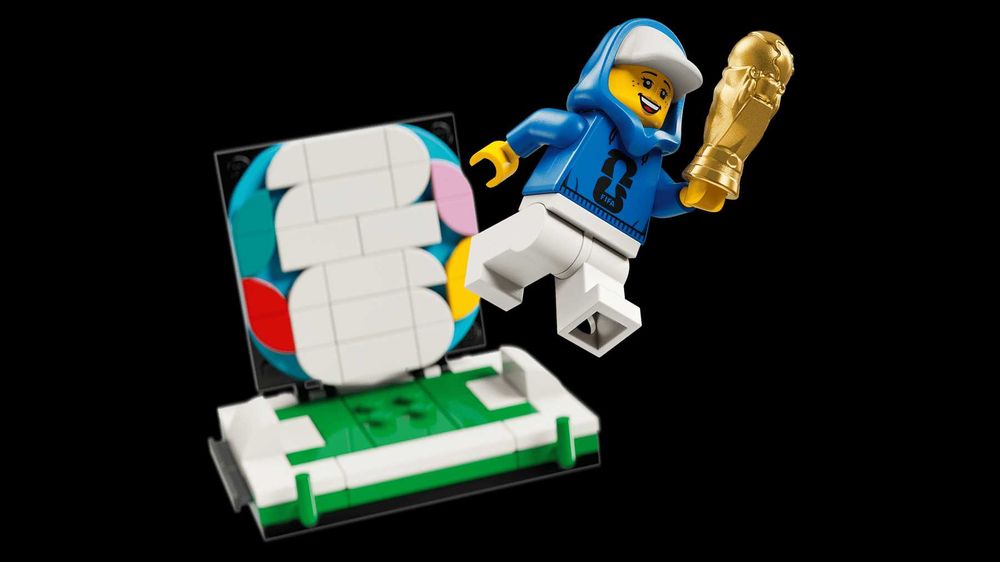 Конструктор LEGO 43020 Официальный трофей чемпионата мира World Cup 26