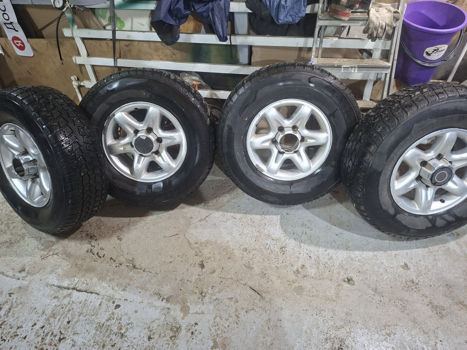 Продам диски на внедорожник R16