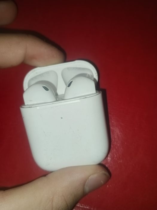 Продам наушники AirPods СРОЧНО