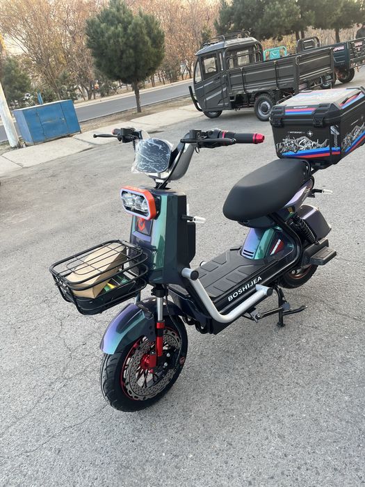 Elektron skuter TESLA