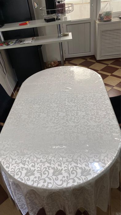 Продается Стол обеденный