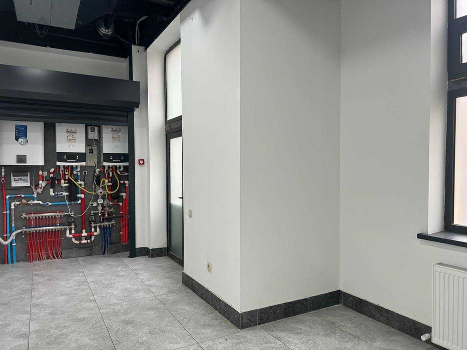 Улица Паркентская.Сдам в аренду салон или шоурум  140кв.м. на 1 линии.