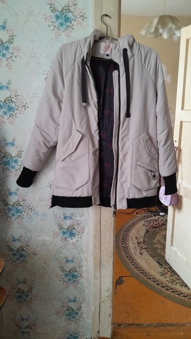 Куртка  весна ,осень в отличном состоянии
