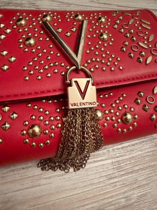 Чанта Valentino.