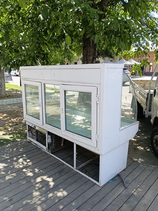 Витринный холодильник бу