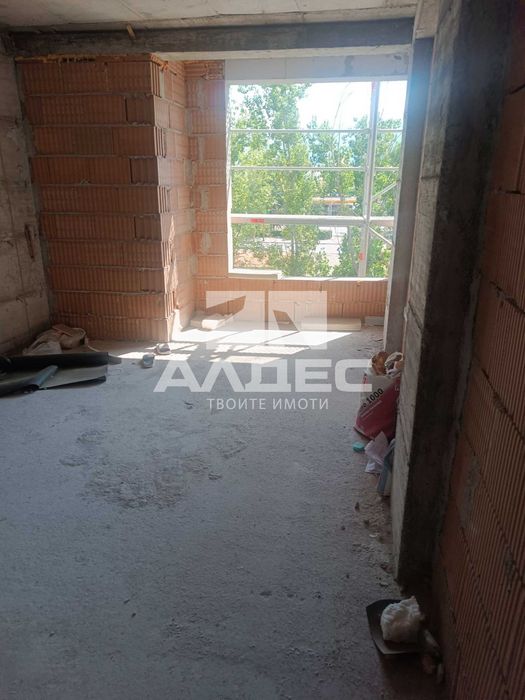Продава се нов тристаен ап. в Банишора!
