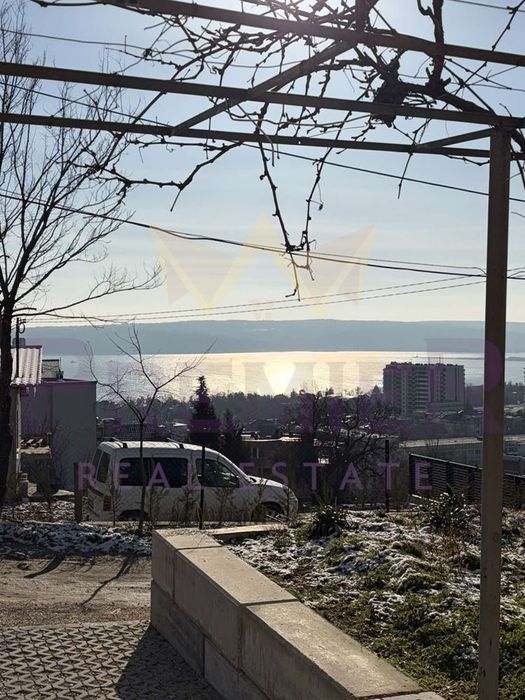 Дава се под наем Етаж от къща в Варна, Бриз - 120 кв.м за 797.64 € - Снимка #11