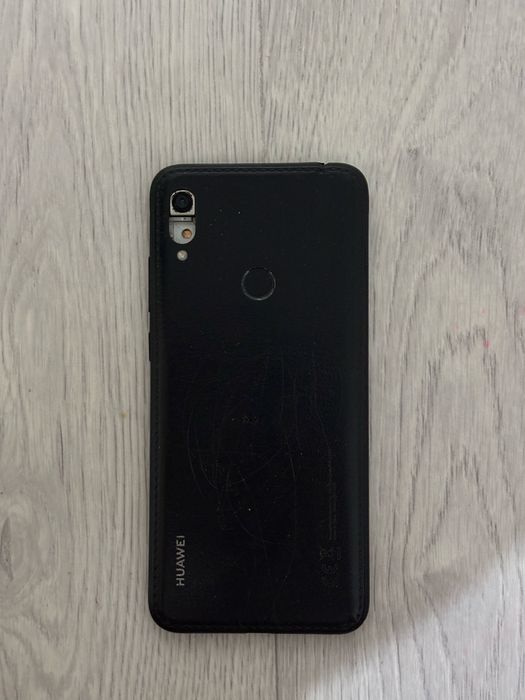 Самсунг Ж6, хуавей У6