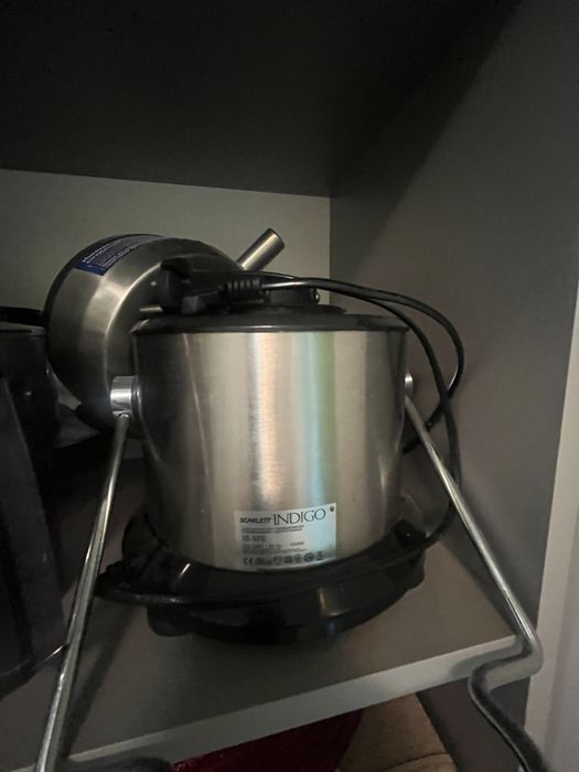 Соковыжималка б/у.