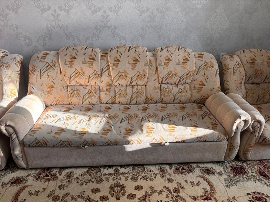 Продам диван срочно