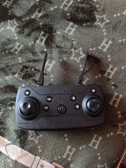 Дронн E88 pro fordable drone