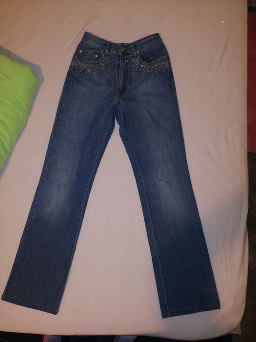 Blugi cu pietricele