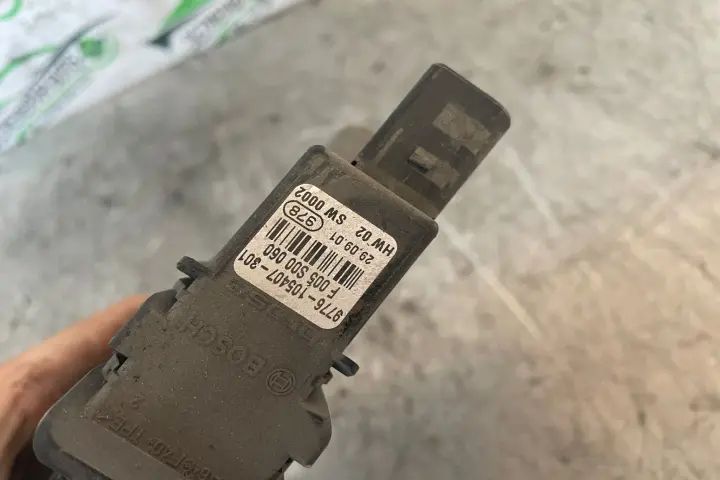Motoras macara geam spate dreapta Volkswagen VW Golf 2001