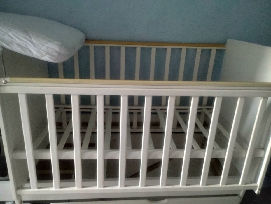 Детская мебель комплект манеж кровать +стул для корм.