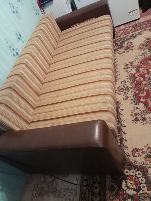 Продам диван в хорошем состоянии