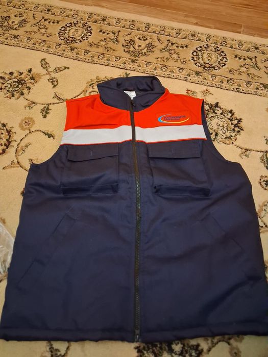 Продам жилет утеплённый