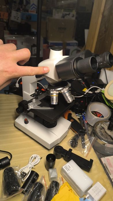 Тринокулярен оптичен микроскоп, професионален научен микроскоп с увели