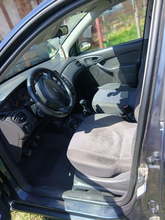 Un Ford focus pentru incepetori