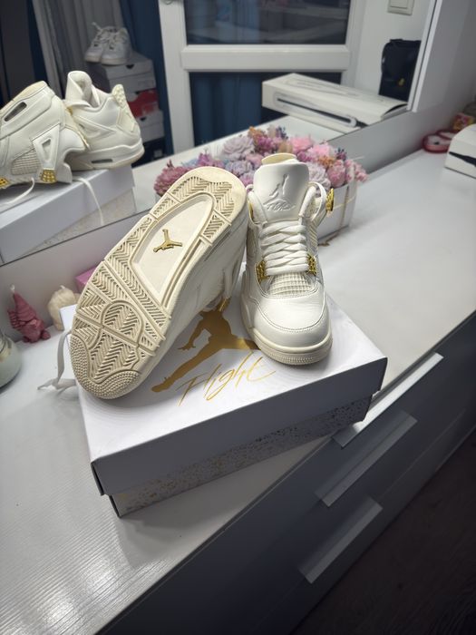 Air Jordan 4 Retro Metallic Gold White