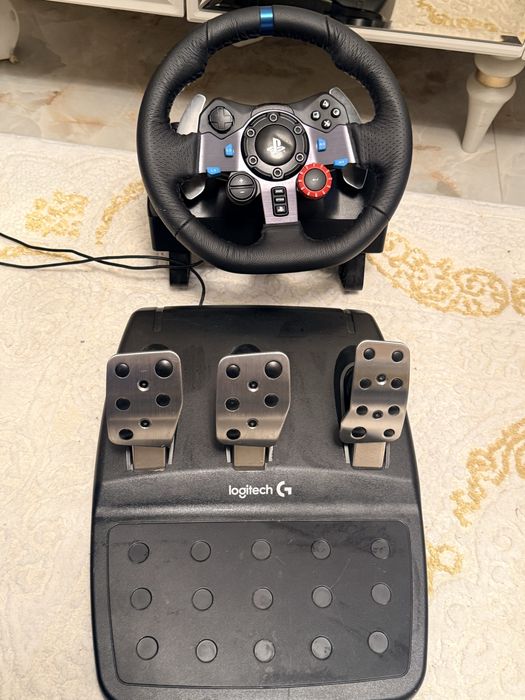 Vand Play Station 4 Slim + Volan + Pedale + 15 jocuri