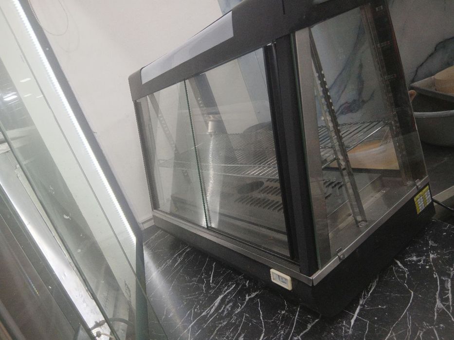 Сотилади Иссиқ ушлаб турадигон витрина