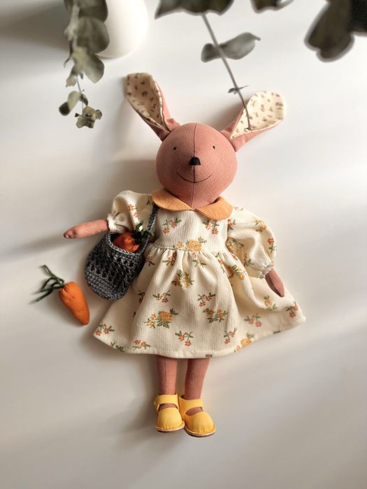 Игрушки ручной работы с одеждой