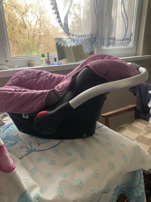 Продается, два детских кресла !