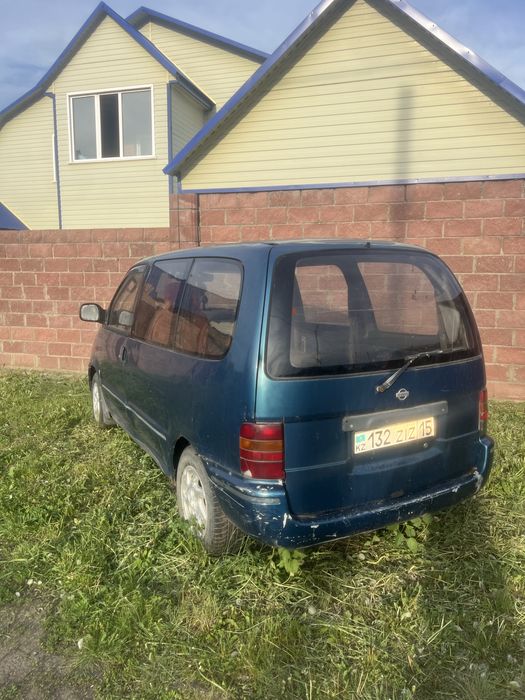 Продаю Nisan SERENA 1997