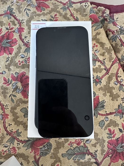 Продам iphone 13