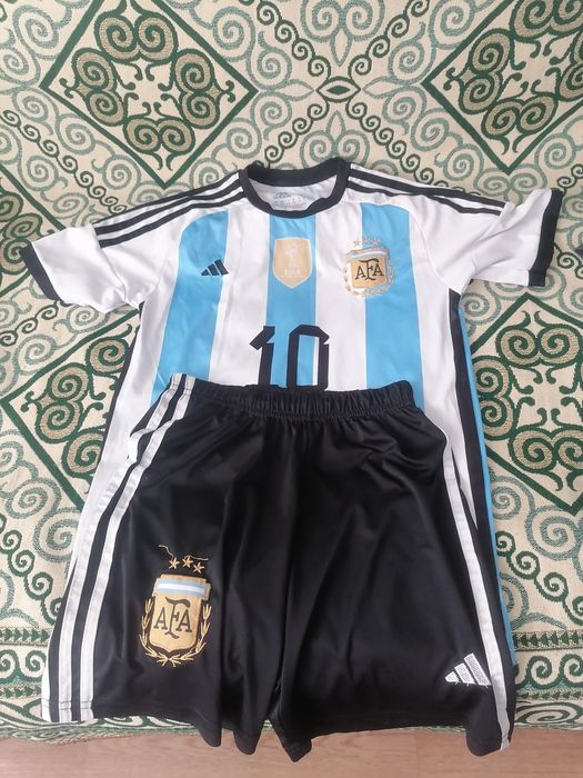 Продаю футбольные формы