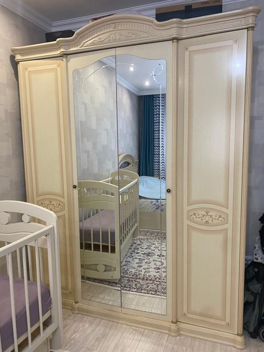 Продам спальный гарнитур