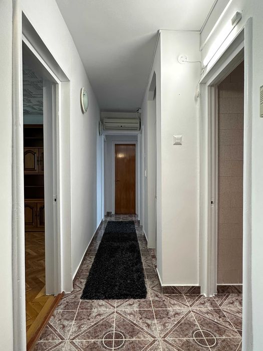 Apartament 4 camere de închiriat, zona Crisan, centrală proprie, AC