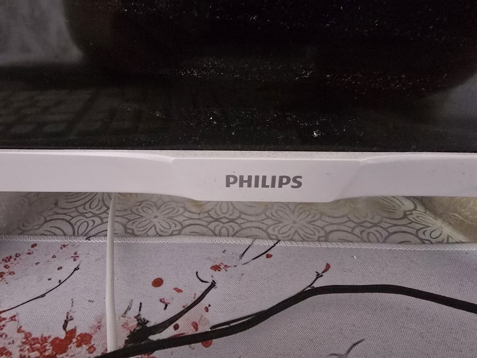 Телевизор Philips 32 дюйма