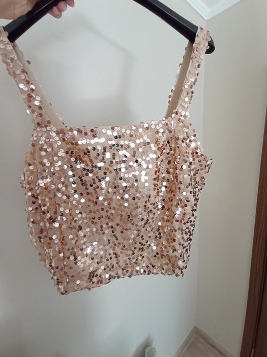 Top cu paiete auriu Sinsay