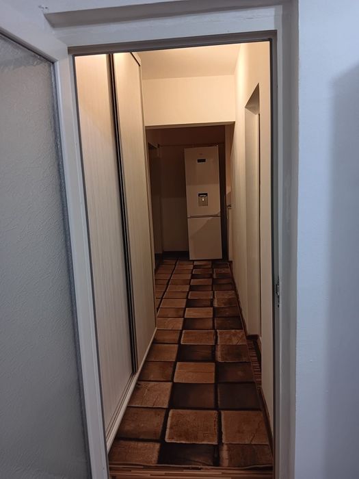 Inchiriez apartament