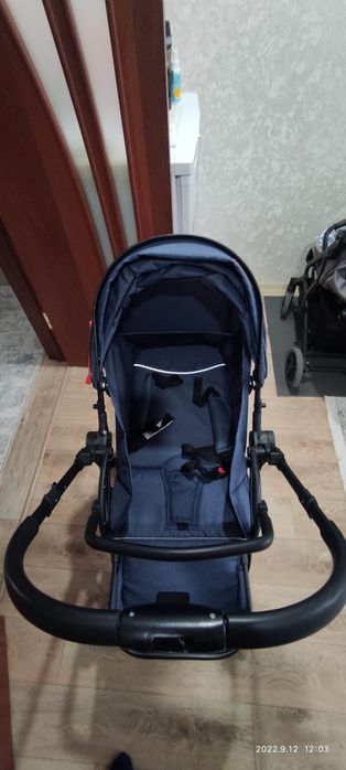 Продам прогулочную коляску