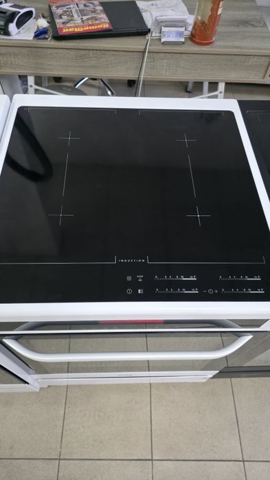 Печка с индукционни котлони с пиролиза ELI24471-HV и готвене на пара 2г.гаранция
