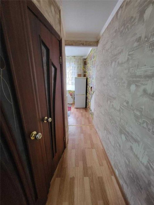 Продам 2 комнатную Абая 5 микрорайон