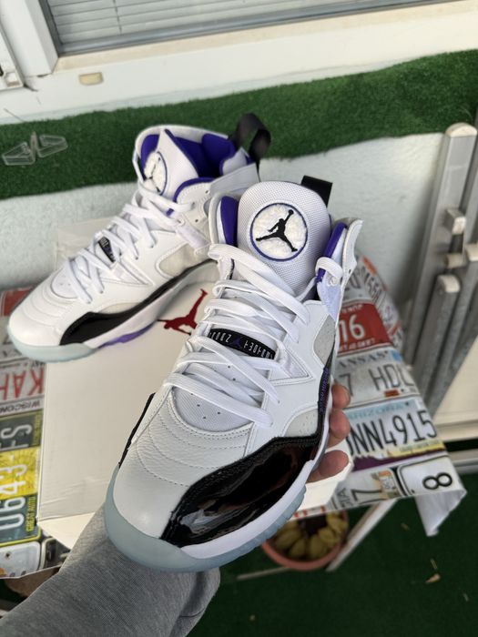 Nike Jordan Two Trey, чисто нови с кутия, EU 44