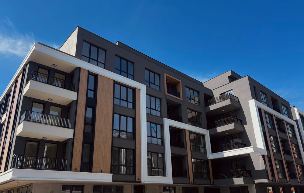 Продава се Тристаен апартамент в Пловдив, Марица Север - 215 кв.м за 497 €/кв.м - Снимка #1